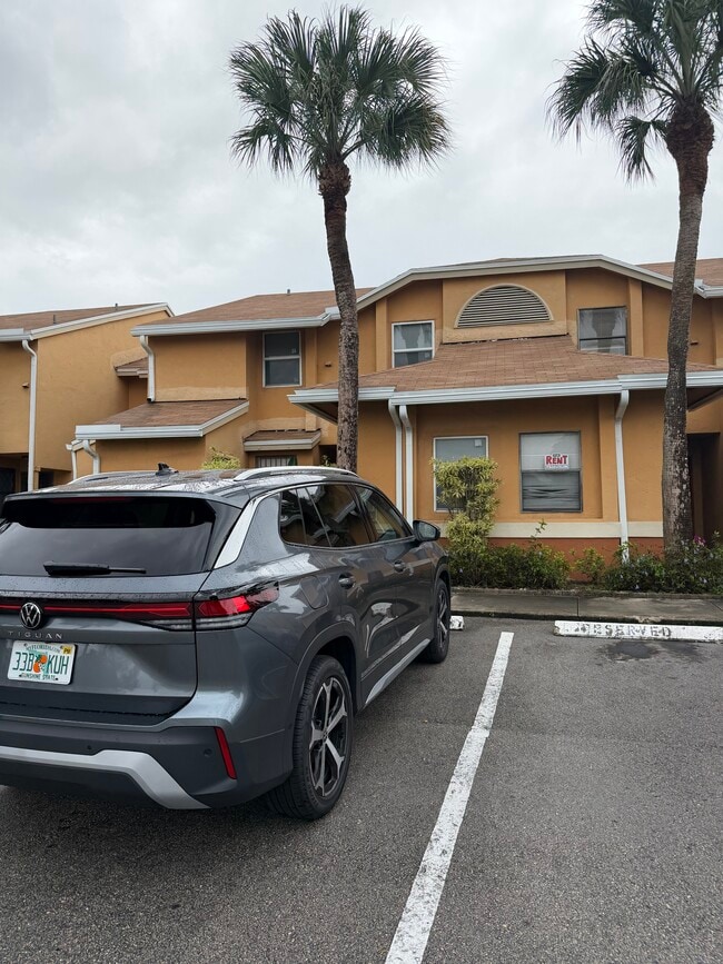 Building Photo - 2521 NW 56th Ave Unit 8