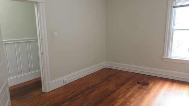 Photo - 1 bedroom w/ Washer and Dryer**Excellent City View! Open Sat/Sun, 3-4.