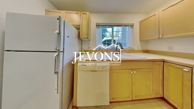 Photo - Condo with Swimming Pool and Private Enclosed 1-Car Garage in Klahanie Neighborhood