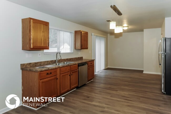 Photo - 176 Bayside Ln