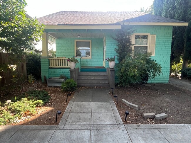 Building Photo - Beautiful 2bed 1bath home in Downtown Sacramento