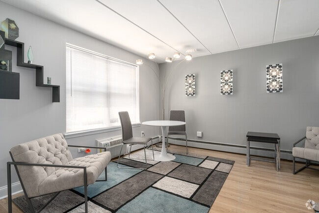 Studio - 460SF