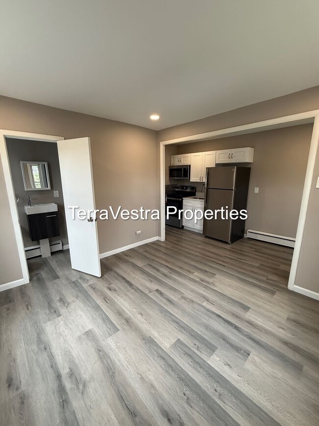 Building Photo - 41-43 Oak Street Unit 43-B