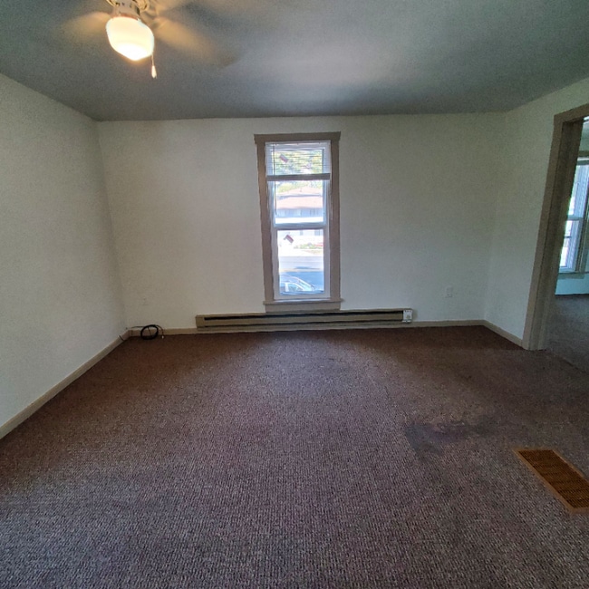 Photo - 301 S Main St Unidad 2