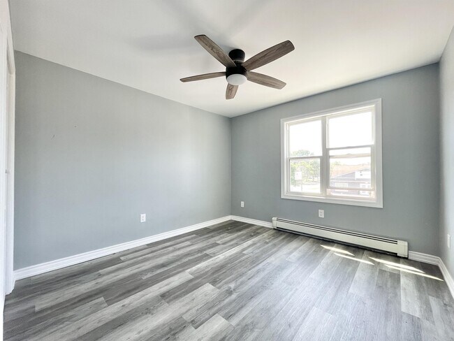 Photo - 728 E Main St Unité C