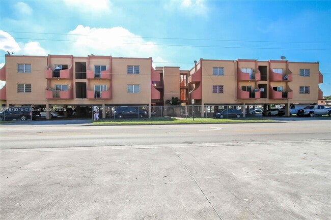 Building Photo - 3675 W 11th Ave Unit 203 Rental