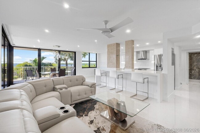Building Photo - 5480 N Ocean Dr Unit B1c