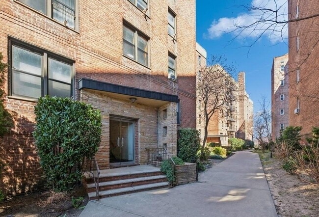 Comfortable and Spacious Rental Opportunity