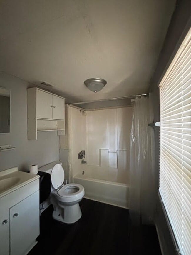 Photo - 1219 Grothe St
