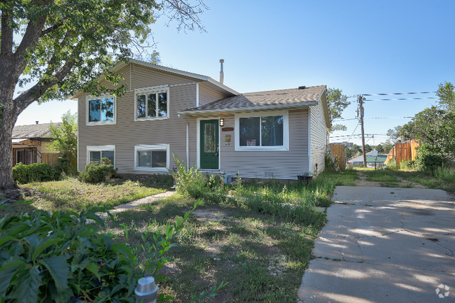 Building Photo - 2611 Carlsbad Dr Rental