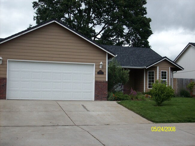 Building Photo - 1049 Argon Ave