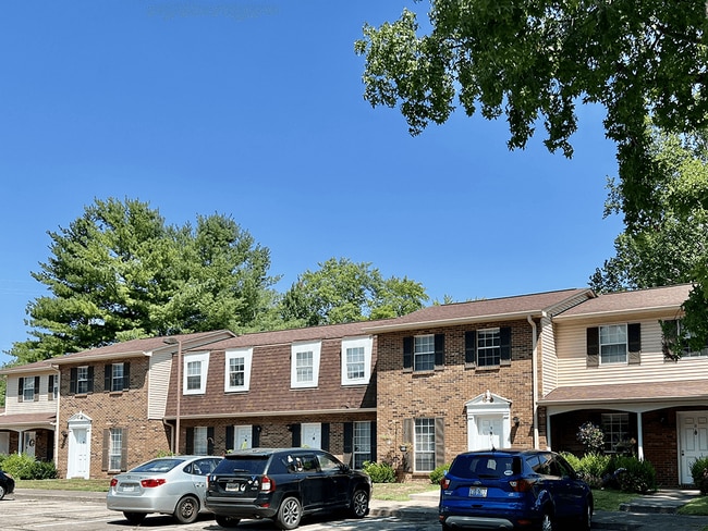 Welcome to Woodland Heights Apartments