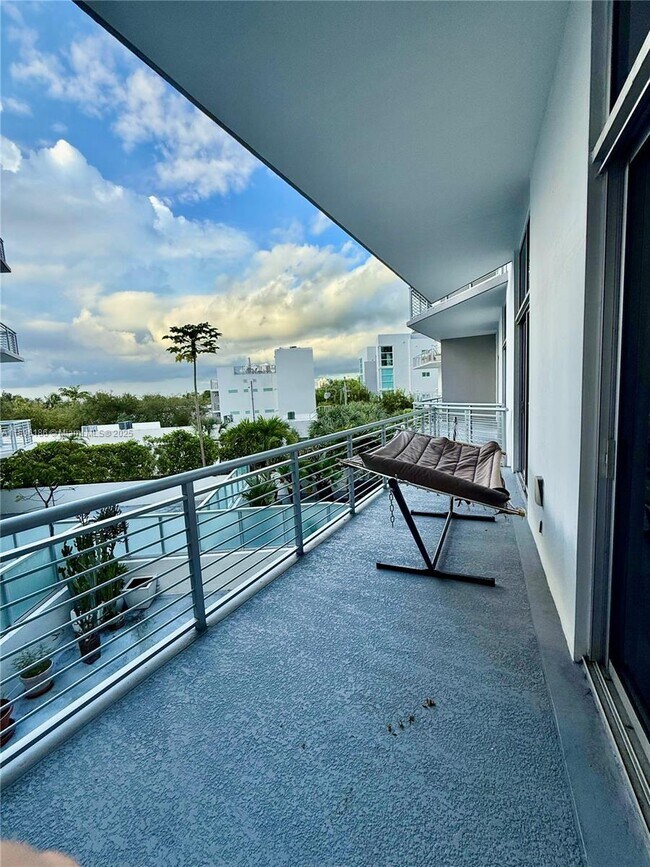 Photo - 2001 Meridian Ave Unit 417