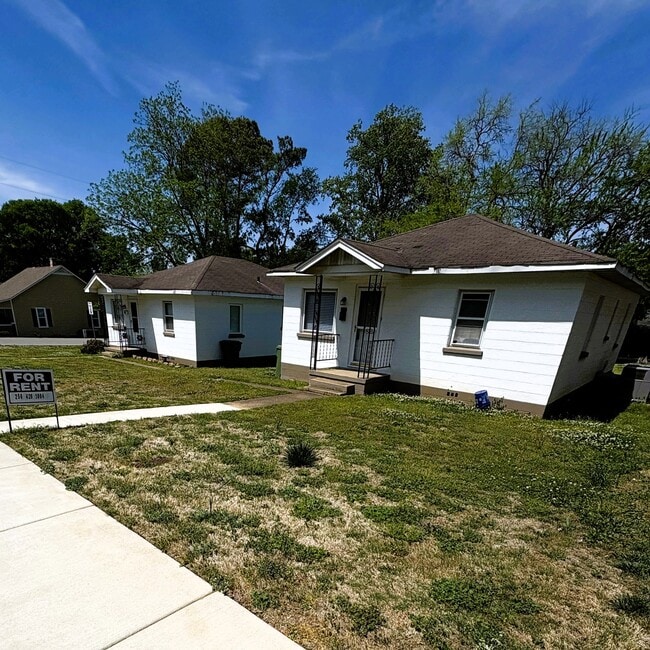 Photo - 1603 Pratt Ave NE