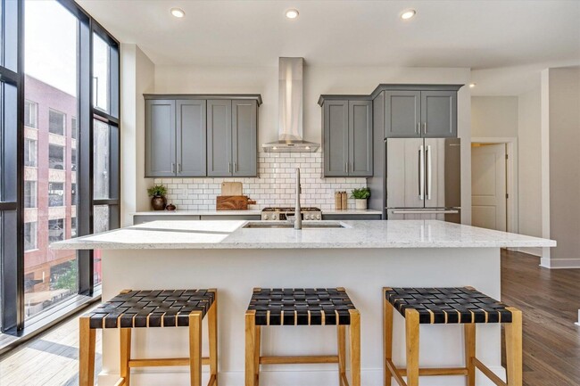 6745 Longshore St Unidad 303