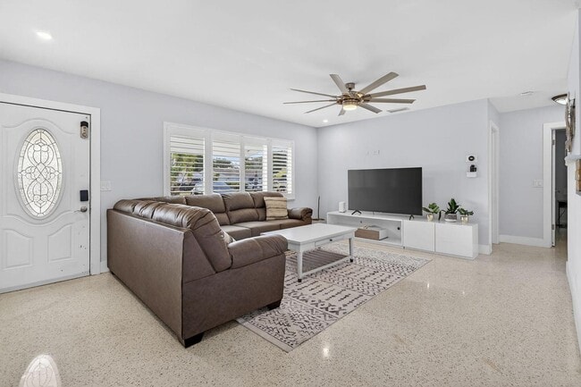 Photo - 1123 SE 2nd Ave