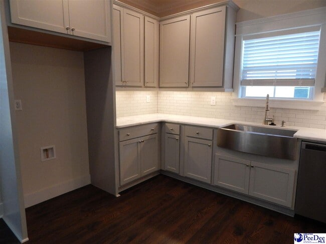 Photo - 3750 Tetbury St
