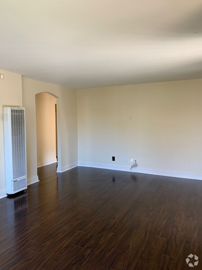 Building Photo - 2,600 - 2 Bed / 2 Bath Condo in Mira Mesa Unit 63