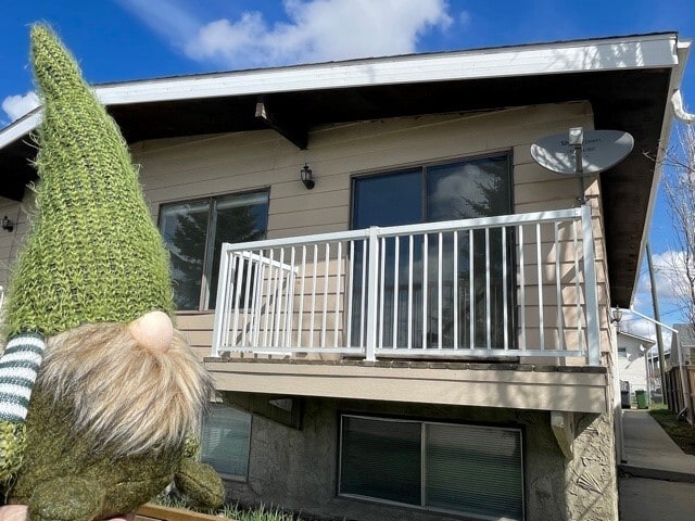 Photo - 4 Bed 2 Bath Unit in Olds, AB Unit A