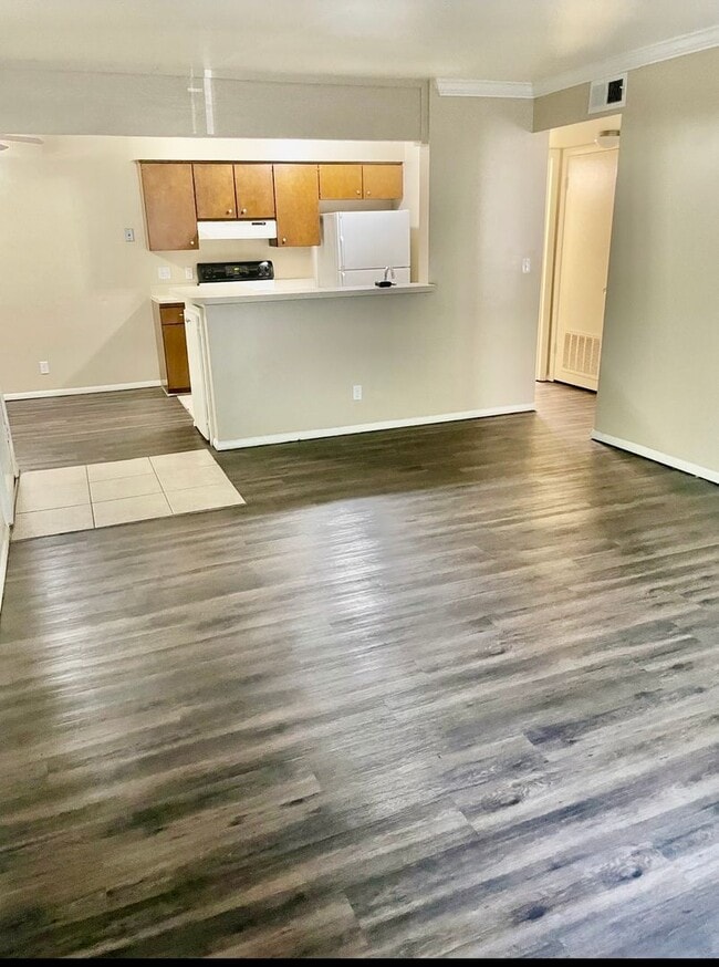 Building Photo - 5980 E 33rd Ct Unit 5980 Rental