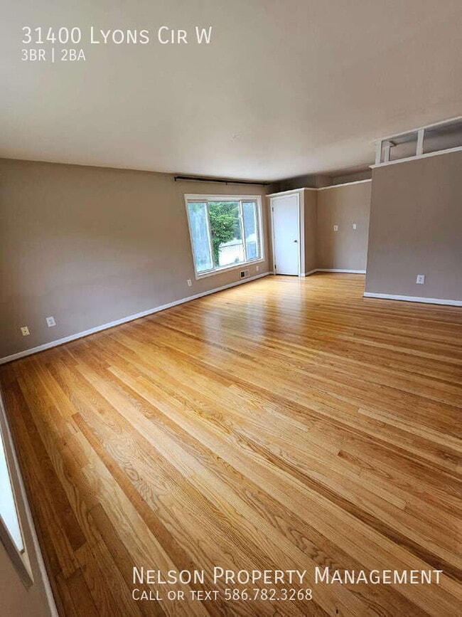 Photo - 31400 Lyons Cir W