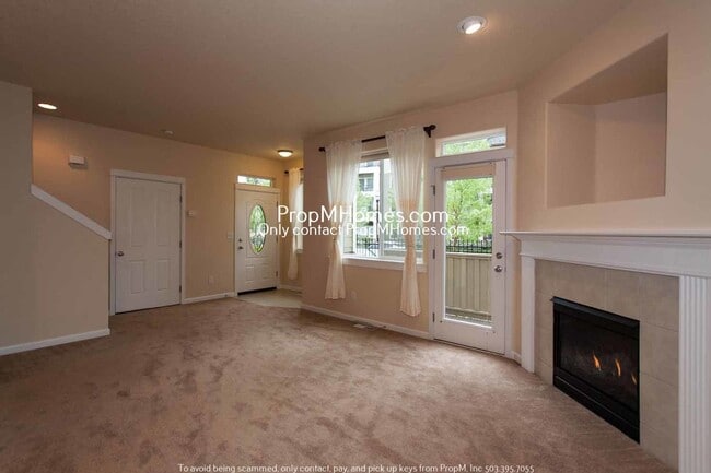 Photo - 868 NW Council Dr