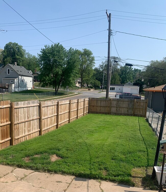 Photo - 6901 Binney St