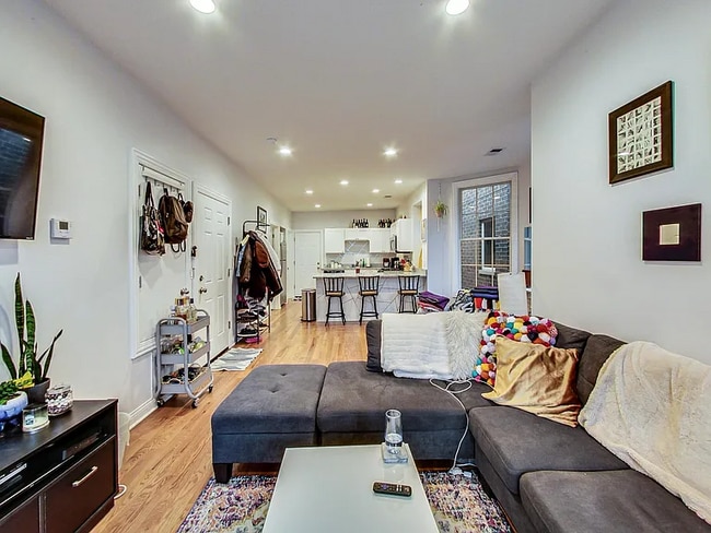 1934 W Irving Park Rd Unit 2F