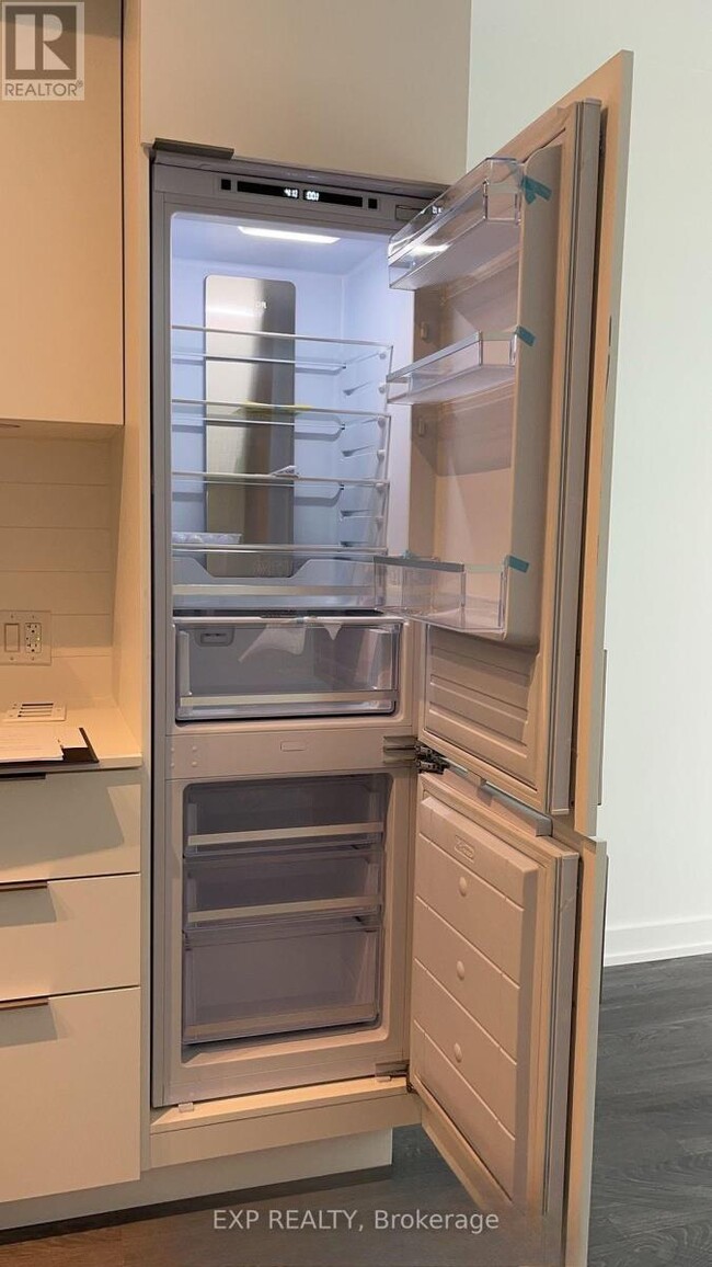 Photo - 8 Olympic Gdn Dr Unité S603