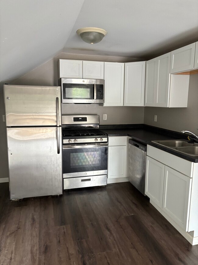 Building Photo - 837 1/2 Maggard St Unit Maggard Rental