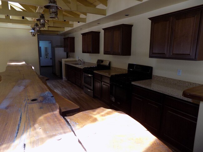 Photo - 740 W Foothill Blvd Unidad 740 A