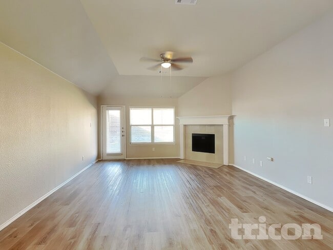 Photo - 936 Deer Valley Dr