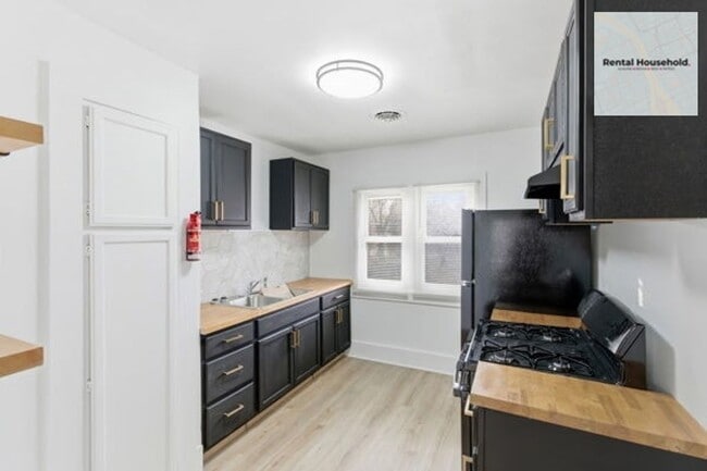 Photo - 16230 Indiana St Unit 2 (Upper)