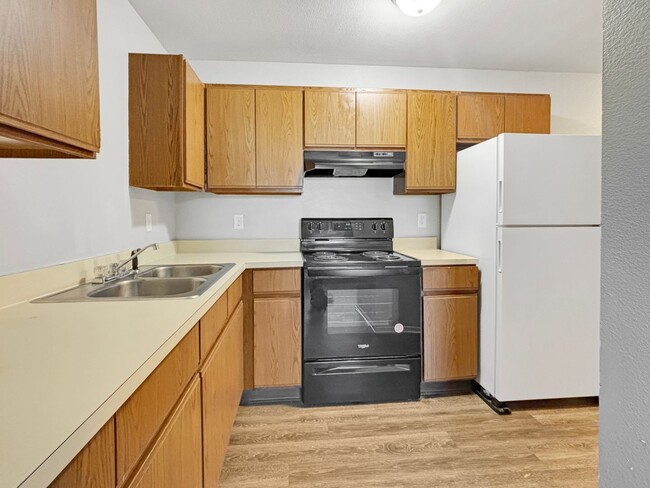 Building Photo - 1018 Abbey Ct Unit 2