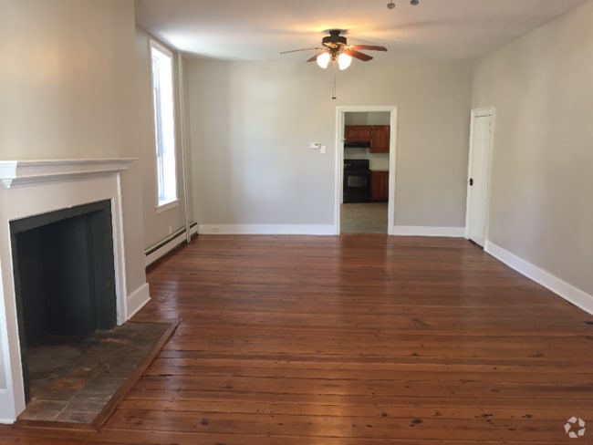Building Photo - 39 E High St Rental