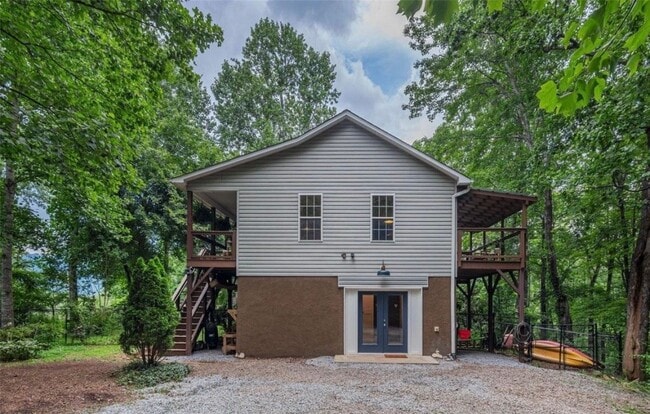 Building Photo - 15 Maplewood Dr