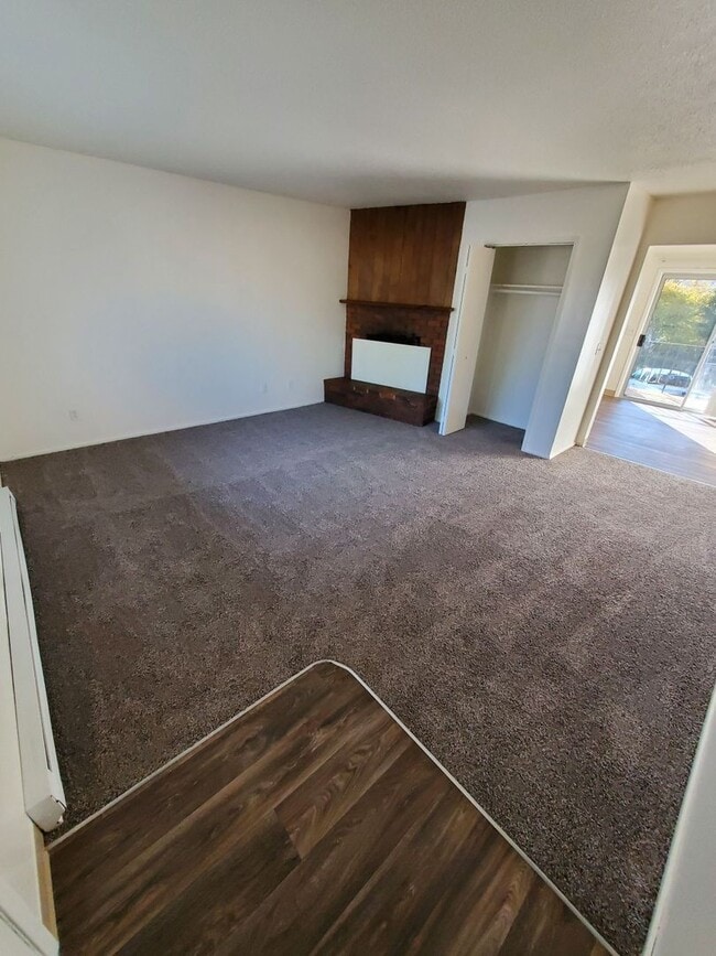 Photo - 3930 Iberis St NE