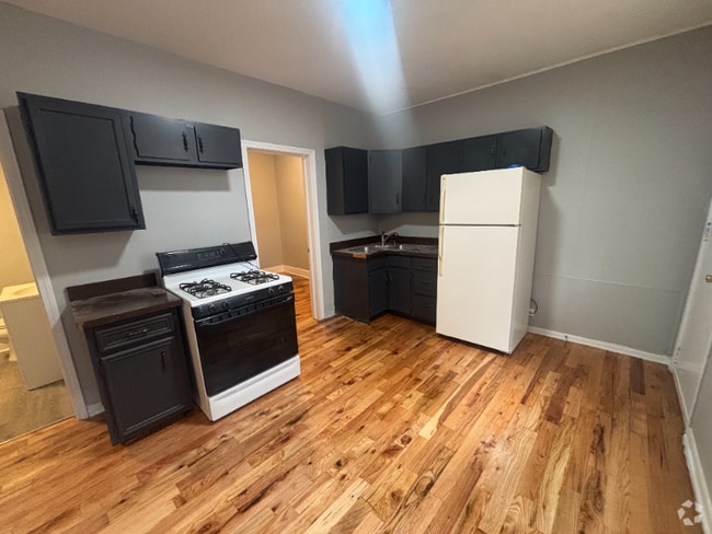 Building Photo - 3836-3838 S Sacramento Ave Rental