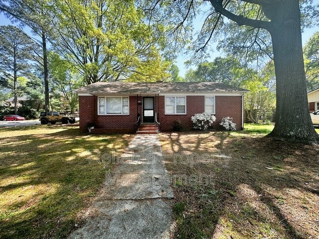 Building Photo - 201 Hardee St