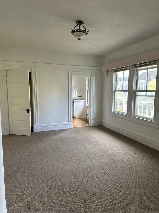 Living room / closet- looking to kitchen - 950 14th St Unit #2