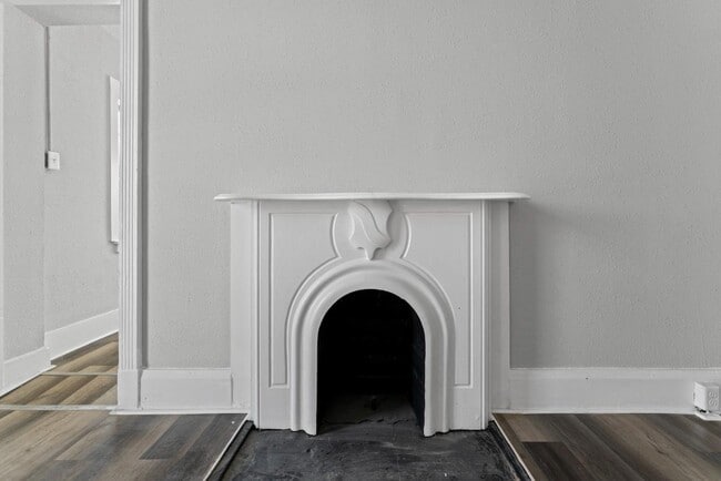 Photo - 621 E Main St