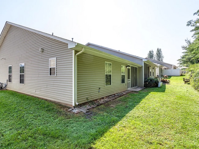 Photo - 2bd/2ba end unit available now!