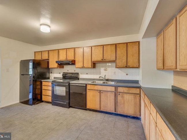 Photo - 10002 Nanette Dr