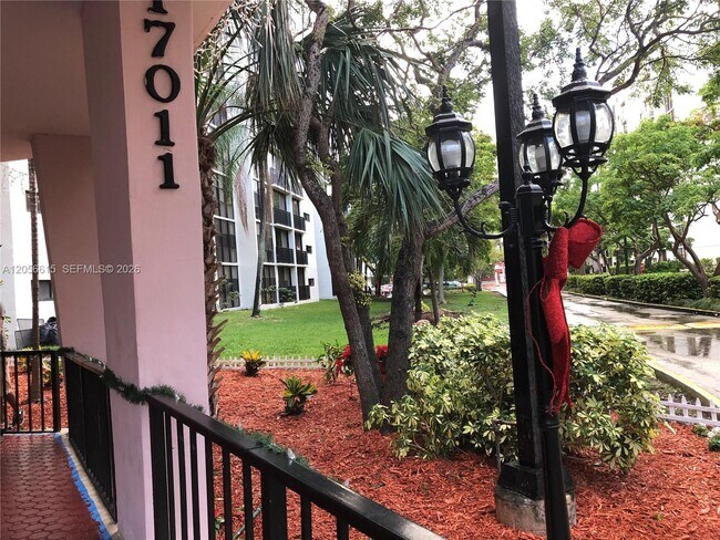 Photo - 17011 N Bay Rd Unit 516