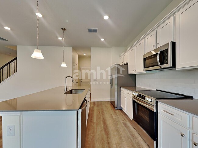 Photo - 27159 St Andrews Ave