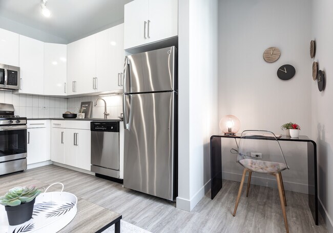 Photo - 330 S. Wells St - New Jr One Bed Located i... Unit 711