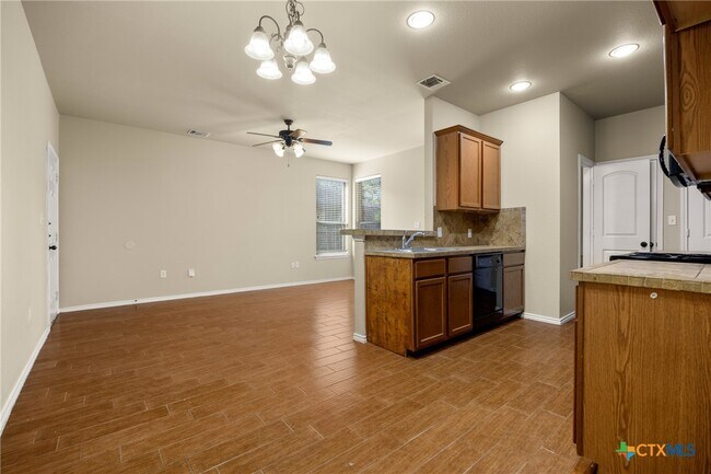 Photo - 1011 Brown Rock Dr