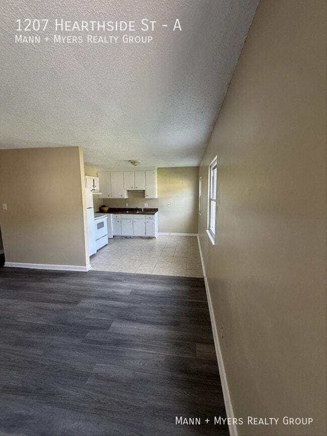 Building Photo - 1207 Hearthside St Unit A