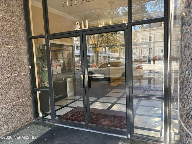 Building Photo - 311 W Ashley St Unit 509