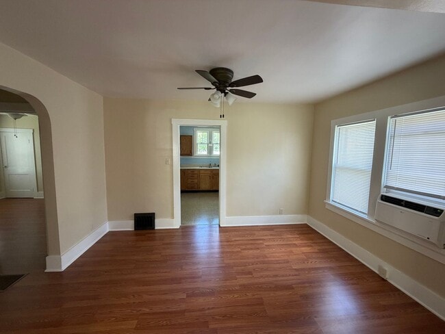 Photo - Adorable 2 bedroom 1 bathroom for rent
